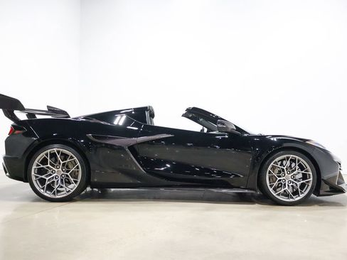 Used 2026 Chevrolet Corvette ZR1 w/ ZR1 Carbon Fiber Aero Package image 73