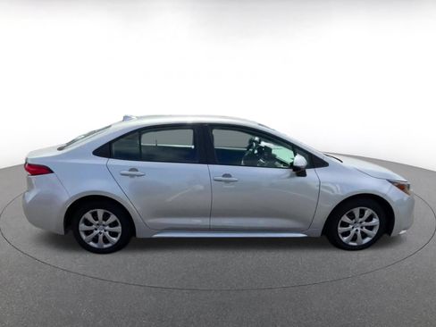 Used 2025 Toyota Corolla LE FWD image 16