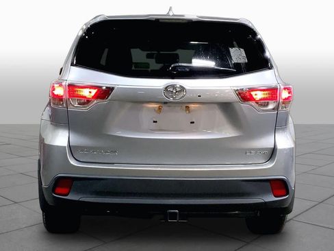 Used 2016 Toyota Highlander Plus AWD/4WD image 5