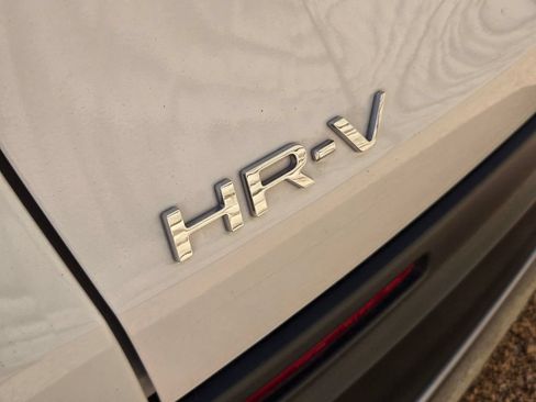 Used 2025 Honda HR-V Sport image 21