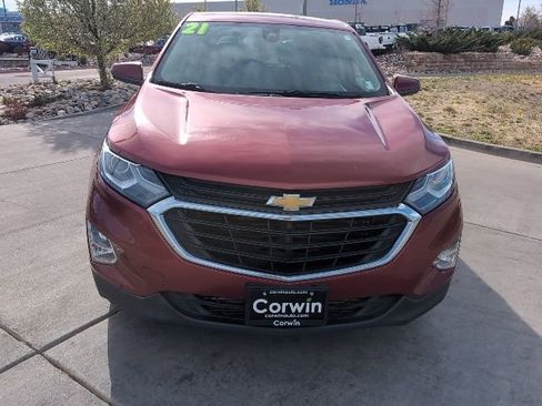 Used 2021 Chevrolet Equinox LT image 2