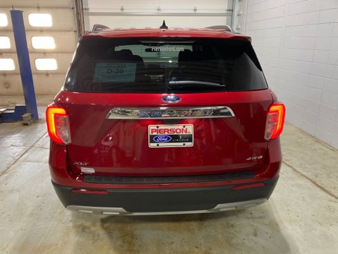 Used 2023 Ford Explorer XLT w/ Equipment Group 202A image 13