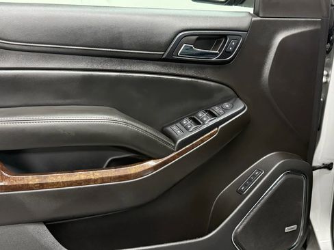 Used 2015 Chevrolet Suburban LT image 22