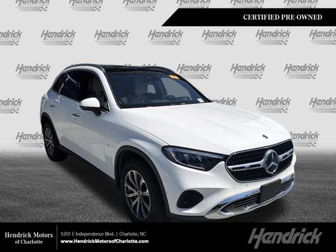 Used 2025 Mercedes-Benz GLC 300 4MATIC image 1