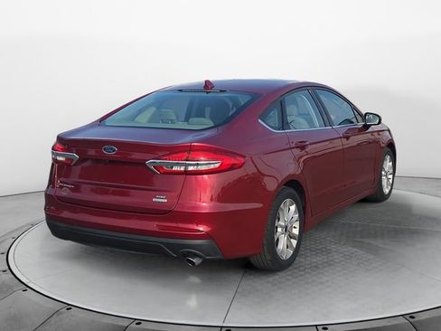 Used 2019 Ford Fusion SE FWD image 5