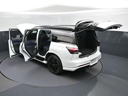 New 2026 INFINITI QX80 4WD image 2