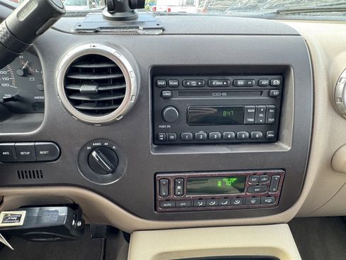 Used 2003 Ford Expedition Eddie Bauer AWD/4WD image 9