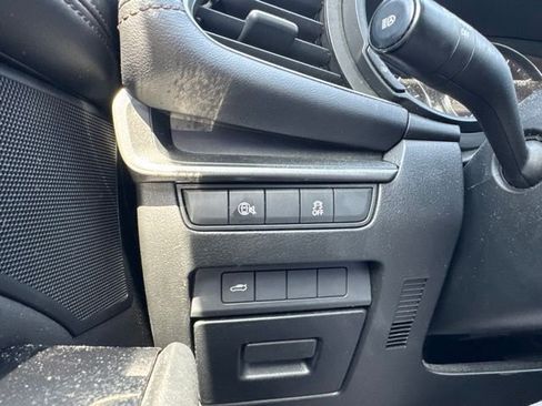 Used 2024 MAZDA MAZDA3 s FWD image 21