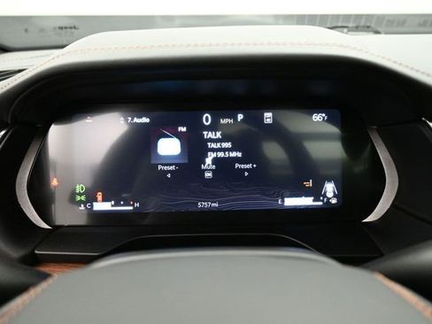 Used 2025 Jeep Grand Cherokee Summit image 9