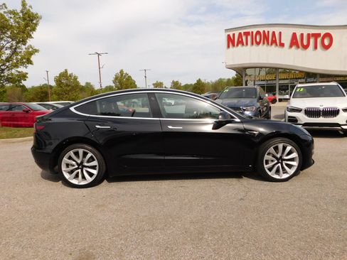 Used 2018 Tesla Model 3 Long Range RWD image 3