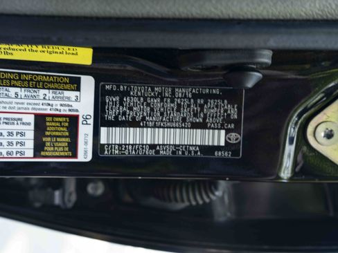 Used 2017 Toyota Camry LE FWD image 39