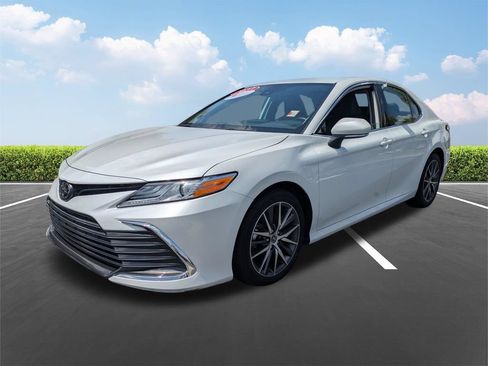 Certified 2023 Toyota Camry XLE w/ Navigation Package FWD image 10
