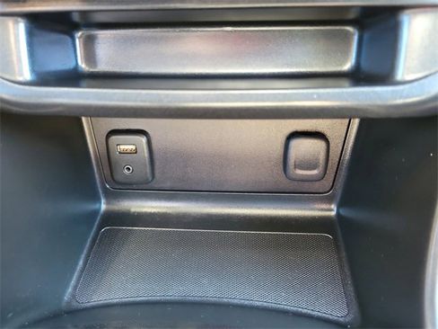 Used 2016 GMC Canyon SLE image 28