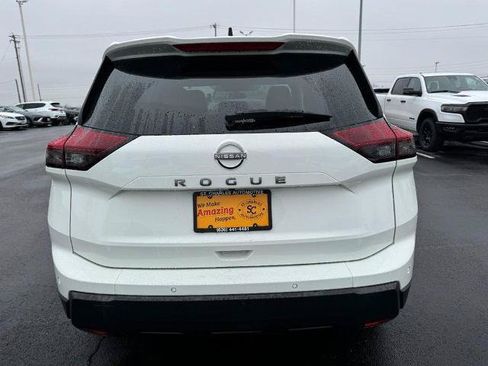 Certified 2025 Nissan Rogue S FWD image 4