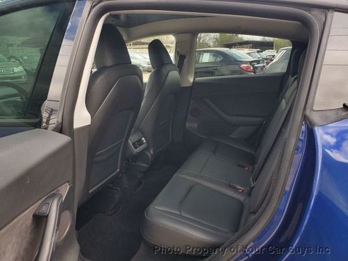 Used 2022 Tesla Model Y Long Range image 18