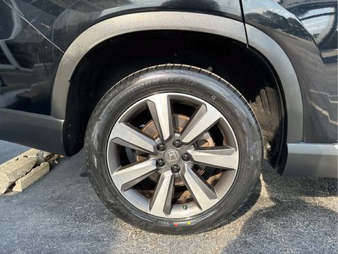 Used 2024 Honda Pilot Touring image 20