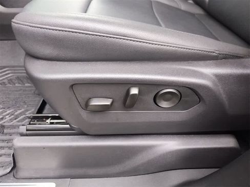 Used 2025 Chevrolet Silverado 3500 LTZ w/ LTZ Plus Package image 12