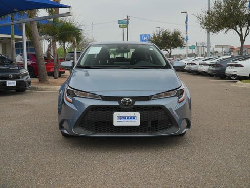 Used 2022 Toyota Corolla LE image 2