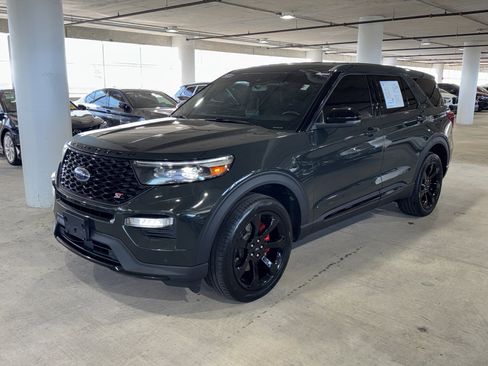 Used 2022 Ford Explorer ST w/ Equipment Group 401A image 4