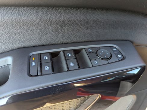 Used 2025 Nissan Pathfinder SV image 20