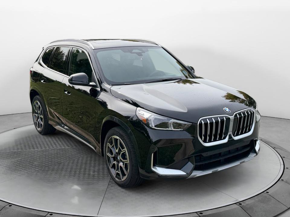 New 2027 BMW X1 xDrive28i w/ Technology Package AWD/4WD image 1