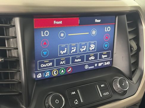 Used 2022 GMC Acadia Denali w/ Denali Ultimate Package AWD/4WD image 19