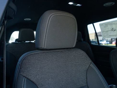 New 2026 Chevrolet Traverse LT image 14