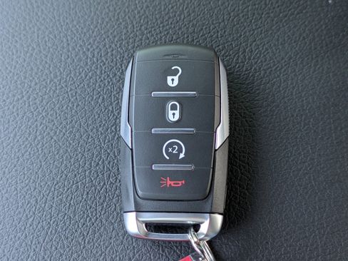 New 2026 RAM 1500 4x4 Crew Cab image 31