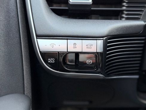 Used 2023 Hyundai Ioniq 5 Limited image 16
