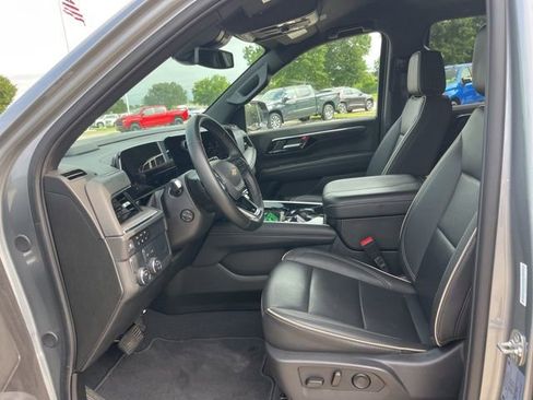 Used 2025 Chevrolet Tahoe Premier RWD image 18