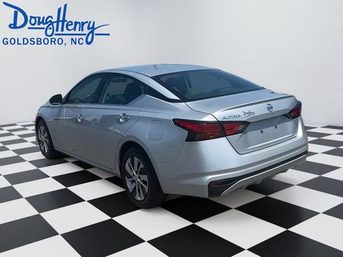 Used 2022 Nissan Altima 2.5 S FWD image 3