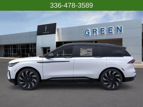 New 2026 Lincoln Nautilus Reserve image 3