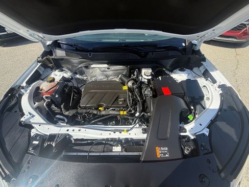 Used 2025 Chevrolet Trax LT image 29