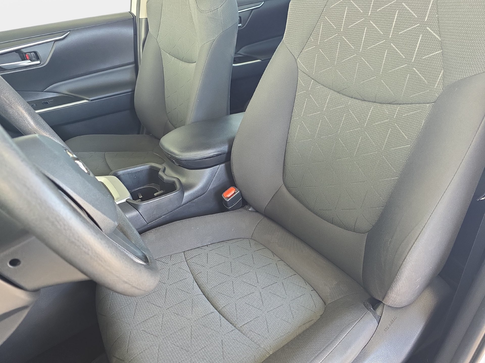 Used 2023 Toyota RAV4 XLE w/ Convenience Package FWD image 15