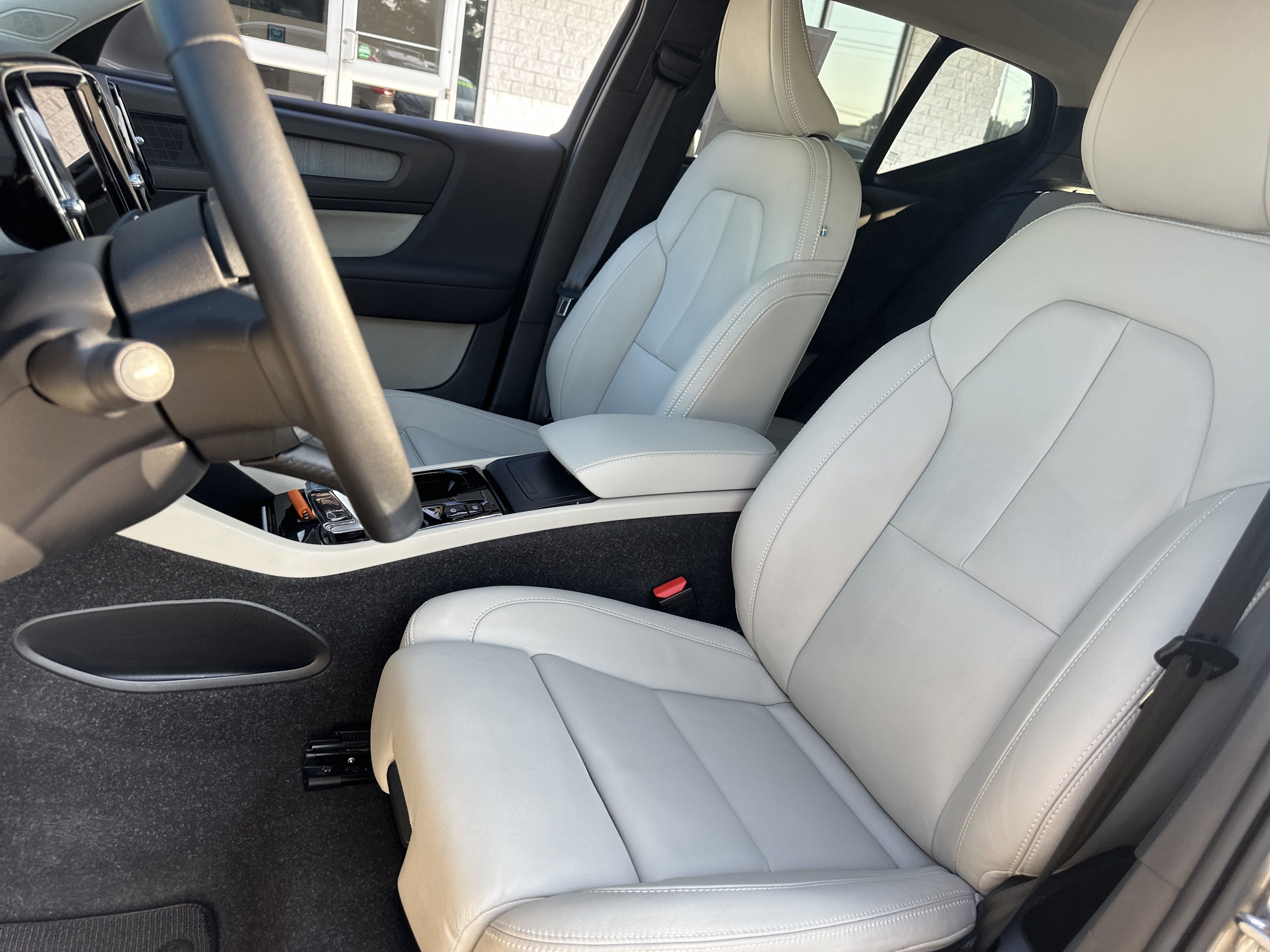 Used 2021 Volvo XC40 T4 Inscription w/ Advanced Package FWD image 10