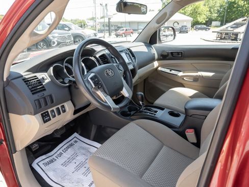 Used 2014 Toyota Tacoma 4x4 Double Cab w/ Convenience Package image 14