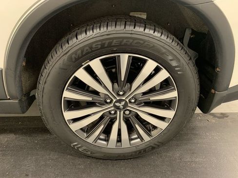 Used 2019 Mitsubishi Outlander SE AWD/4WD image 8