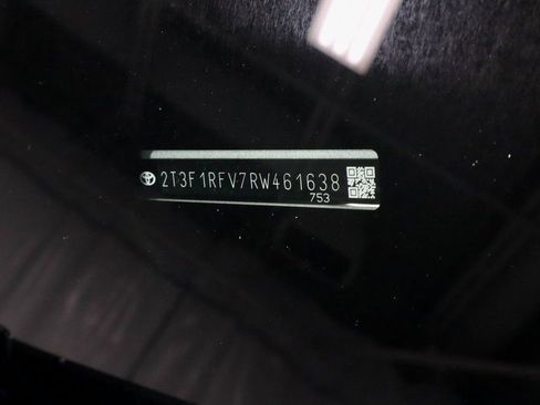 Used 2024 Toyota RAV4 LE image 31