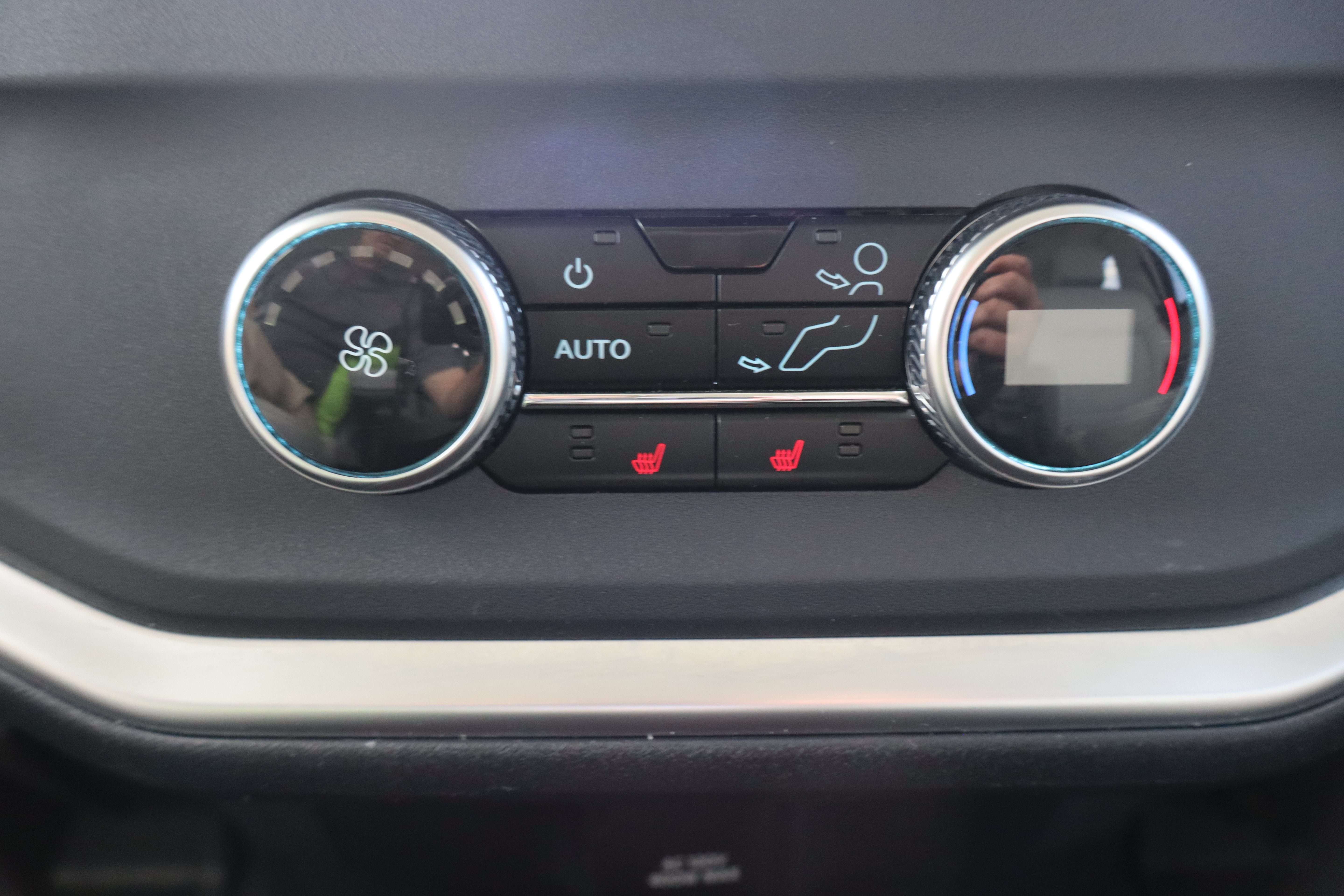 Used 2025 Ford Expedition Platinum AWD/4WD image 26