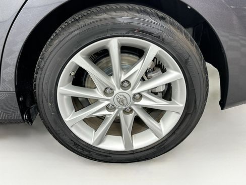 Used 2014 Toyota Prius V Five FWD image 11