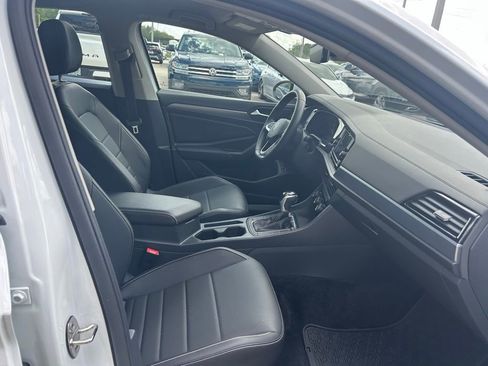 Used 2023 Volkswagen Jetta SE image 35