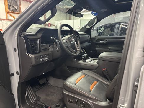 Certified 2025 GMC Sierra 1500 AT4 w/ AT4 Premium Package image 13