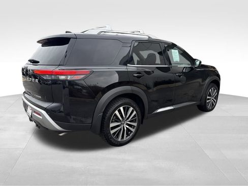 Used 2022 Nissan Pathfinder Platinum w/ Cargo Package image 7