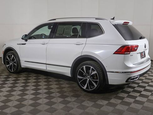 Used 2022 Volkswagen Tiguan SEL R-Line image 16