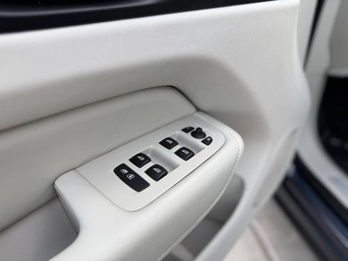 New 2026 Volvo XC60 B5 Ultra w/ Protection Package Premier image 15