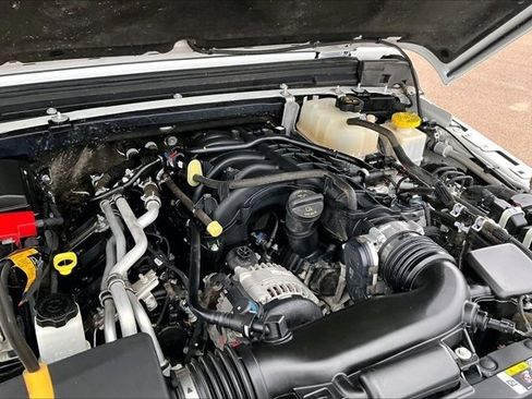 Used 2023 Jeep Gladiator Overland image 31