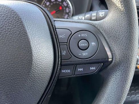 Used 2021 Toyota RAV4 XLE image 33