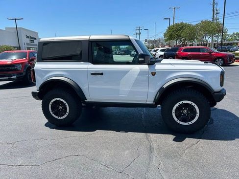 Used 2023 Ford Bronco Badlands AWD/4WD image 13