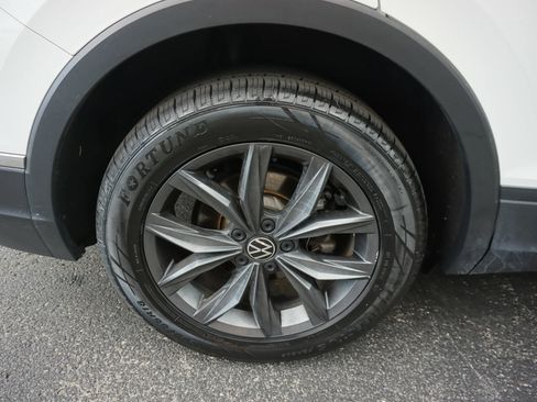Used 2022 Volkswagen Tiguan SE FWD image 37