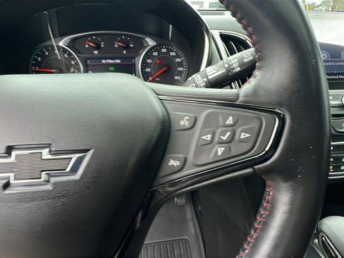 Used 2022 Chevrolet Equinox RS w/ RS Leather Package image 26
